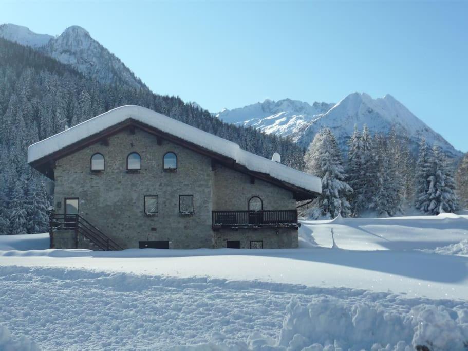 Chalet Rustico Bertolini Per Gruppi! Villa Vermiglio Bagian luar foto