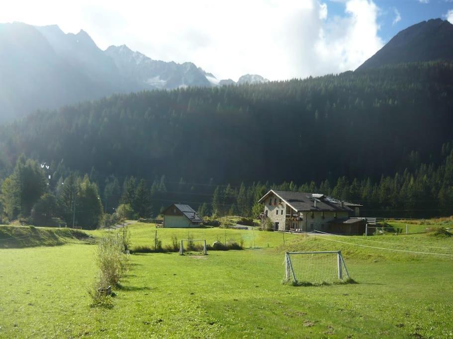 Chalet Rustico Bertolini Per Gruppi! Villa Vermiglio Bagian luar foto