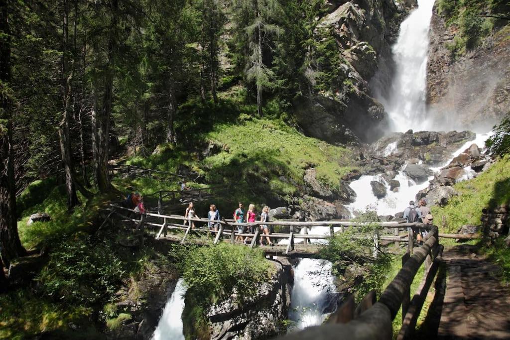 Chalet Rustico Bertolini Per Gruppi! Villa Vermiglio Bagian luar foto