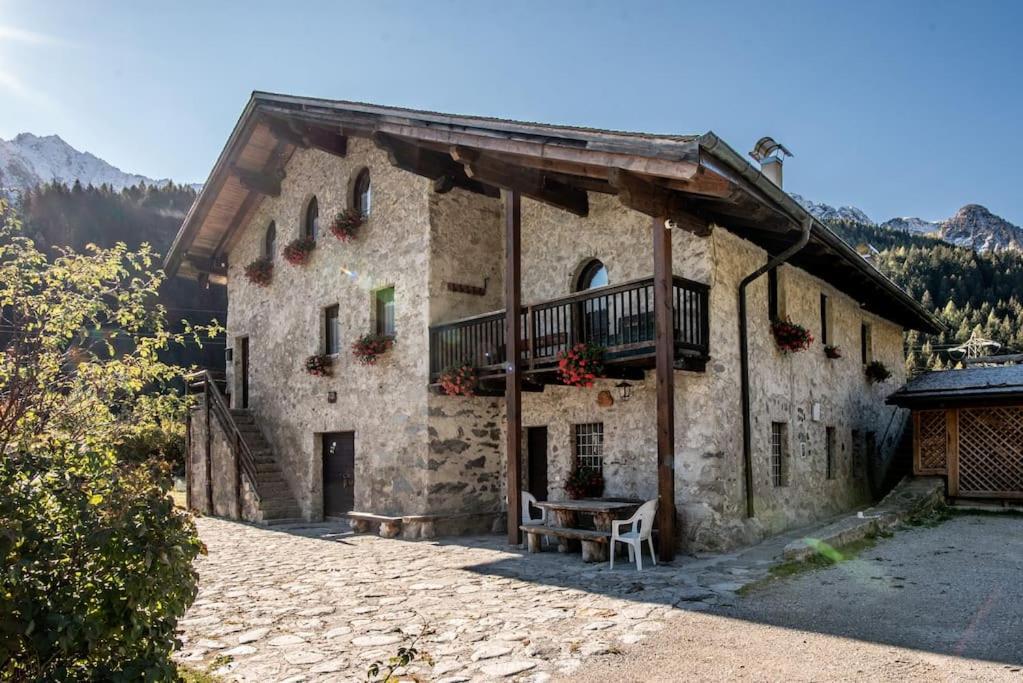 Chalet Rustico Bertolini Per Gruppi! Villa Vermiglio Bagian luar foto