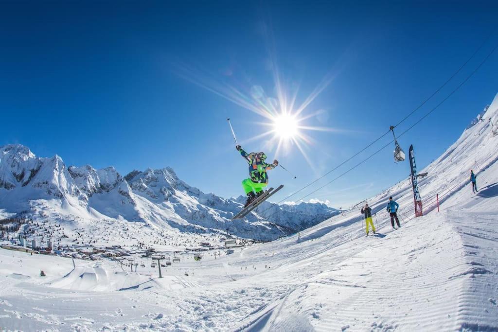 Chalet Rustico Bertolini Per Gruppi! Villa Vermiglio Bagian luar foto