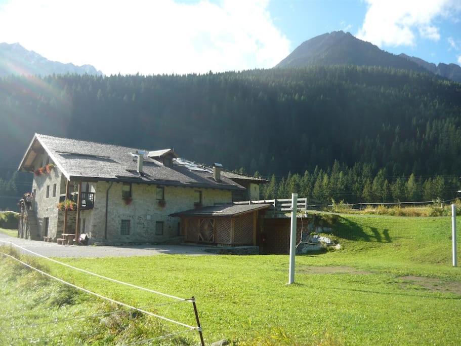Chalet Rustico Bertolini Per Gruppi! Villa Vermiglio Bagian luar foto