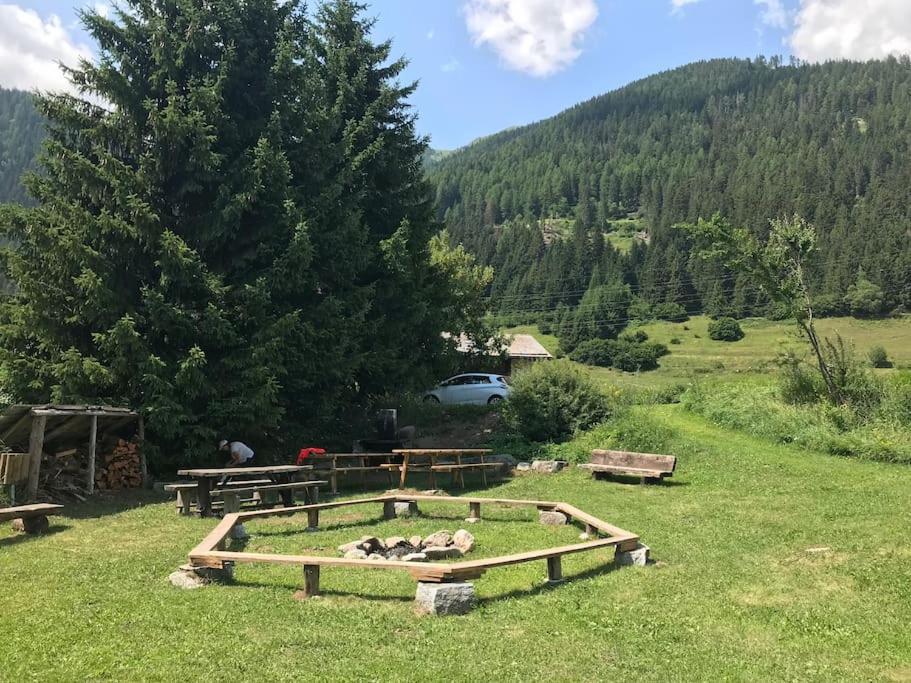 Chalet Rustico Bertolini Per Gruppi! Villa Vermiglio Bagian luar foto